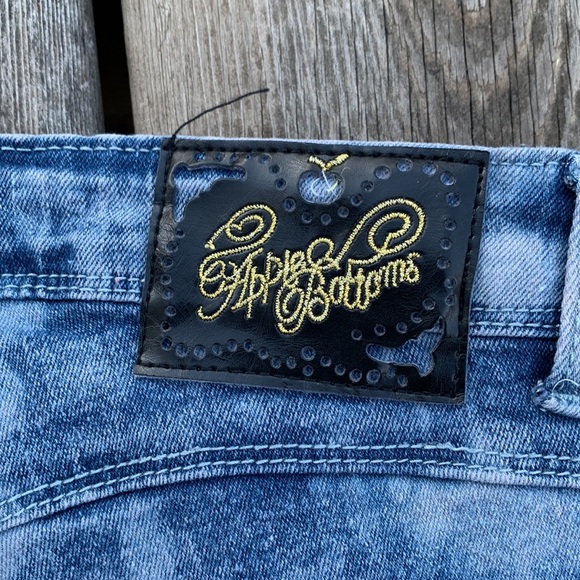 Apple Bottom Jeans - Picture 11 of 13